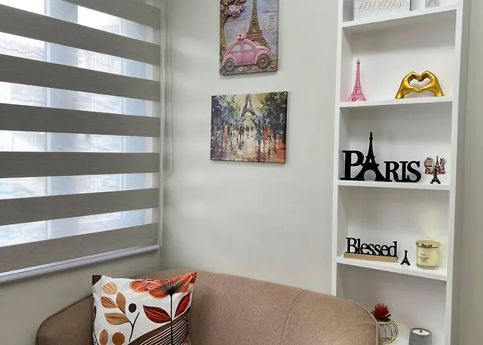 Paris Theme Near Ayala Feliz Mall 2br Netflix Prime Hbo Max Internet With Pool Parking Fee Apartamento Manila