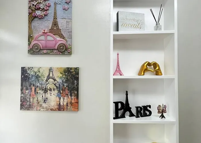 Paris Theme Near Ayala Feliz Mall 2br Netflix Prime Hbo Max Internet With Pool Parking Fee Apartamento *