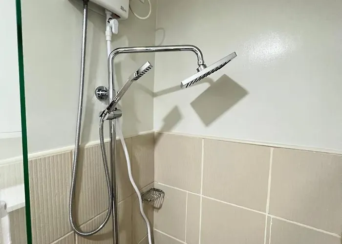 Paris Theme Near Ayala Feliz Mall 2br Netflix Prime Hbo Max Internet With Pool Parking Fee Manila