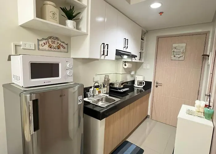 Apartamento Paris Theme Near Ayala Feliz Mall 2br Netflix Prime Hbo Max Internet With Pool Parking Fee