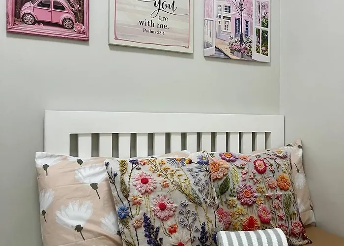 Apartamento Paris Theme Near Ayala Feliz Mall 2br Netflix Prime Hbo Max Internet With Pool Parking Fee